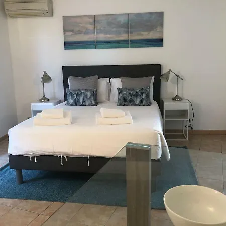 Apartamento Luminous, Street View Studio, Excellent Location